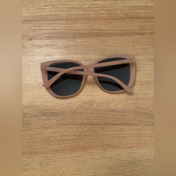 Matte pink ever after Quay sunglasses - Picture 2 of 2